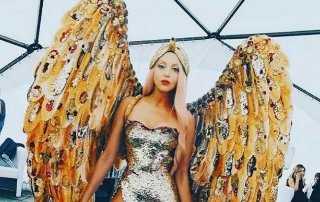 "Ангел Victoria's Secret": шанувальники оцінили образ Олі Полякової на премії "Золота Жар-птиця 2018"