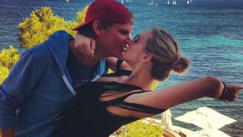 "Я не хочу, щоб це було реальністю": колишня дівчина Avicii відреагувала на смерть діджея