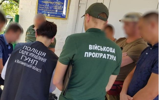 В Житомирской области на взятке задержали военкома