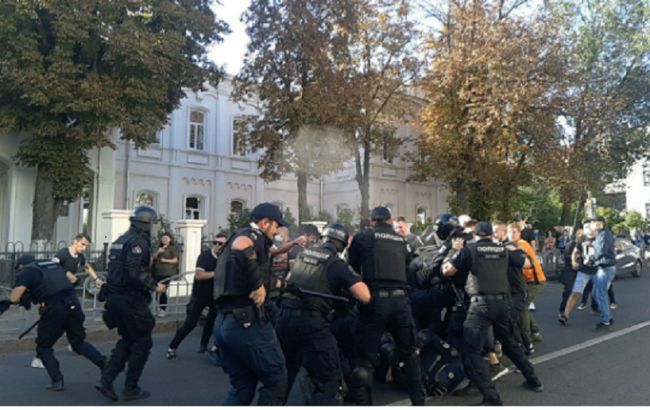 По фактам столкновений в Харькове открыто два дела