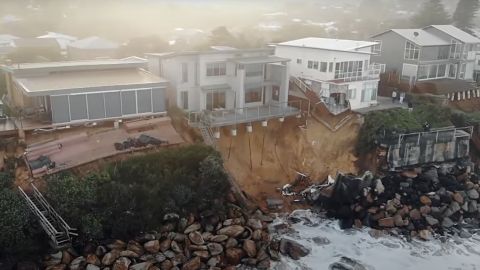 В Австралії берегові зсуви змили в океан кілька будинків