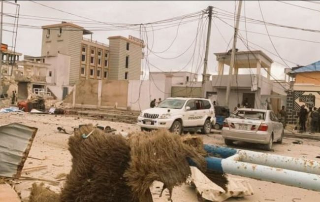 В Сомали боевики атаковали отель, более десятка погибших