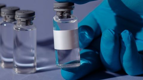 Друга країна схвалила вакцину від COVID-19 Pfizer і BioNTech