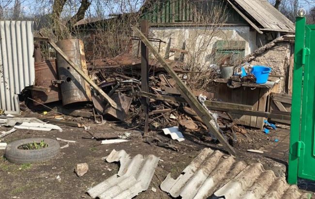 Бойовики обстріляли ракетами околиці Торецька: пошкодили цивільний будинок