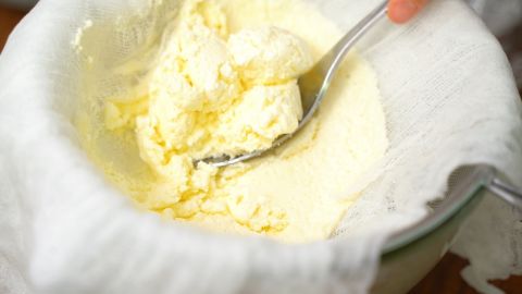 Готовим идеальный сливочный сыр Маскарпоне дома. Просто возьмите масло и молоко