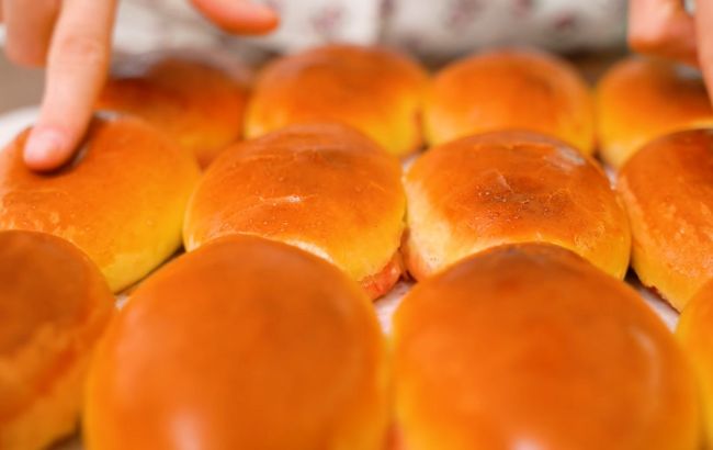 Найшвидше дріжджове тісто "Водолаз" для пирогів і пиріжків: впорається навіть новачок