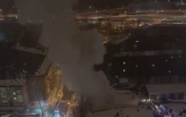 В Москве вспыхнул пожар в воинской части (видео)