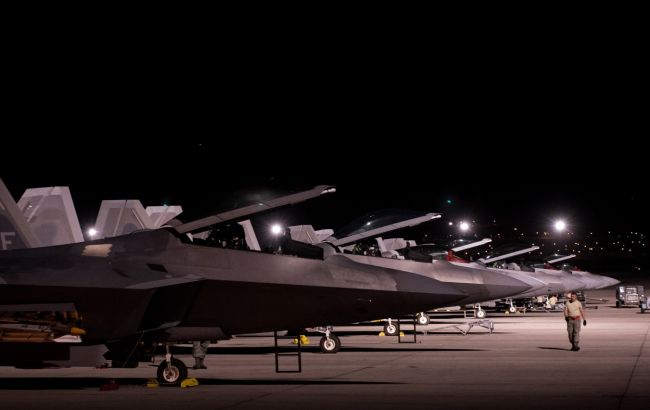 Для сдерживания агрессии: США разместили истребители F-22 Raptor в Эстонии