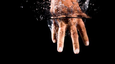 Наснилася брудна вода? Ось що це може означати насправді