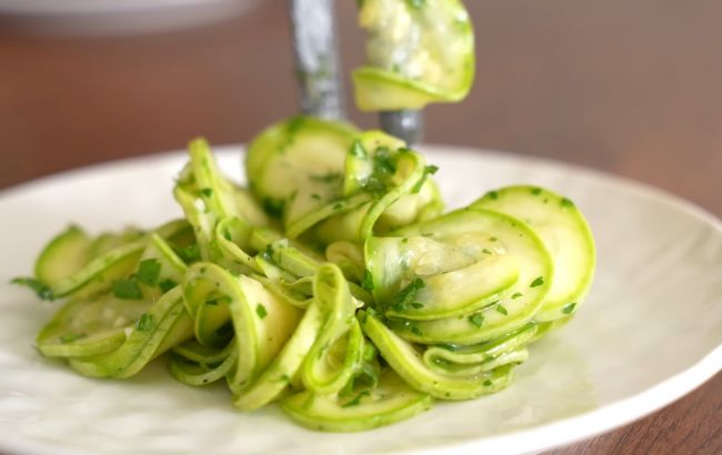 Этот быстрый рецепт кабачков - просто "огонь". Родные будут просить добавки