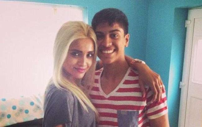 "Нас с сыном часто принимают за влюбленных": 41-летняя женщина выглядит как подросток (ФОТО)