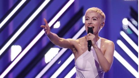 Вибіг на сцену: під час виступу Великої Британії на Євробаченні 2018 трапився конфуз