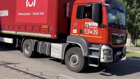 Маски, костюми і антисептики: Польща передала Україні 145 тонн гумдопомоги