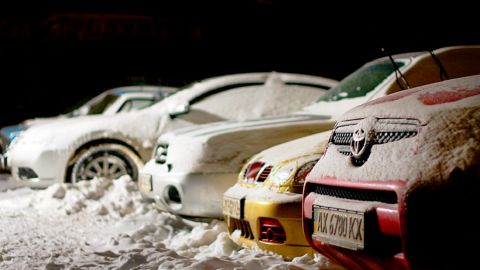 Як відкрити авто, якщо примерзли двері або замерзли замки: поради водіям