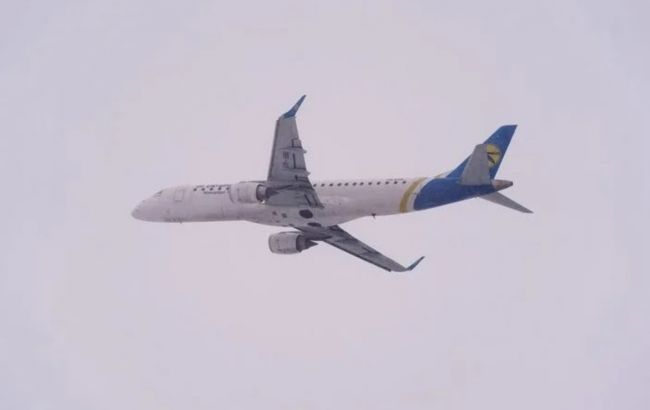 Після майже року заборони: МАУ відновлює рейси до Тбілісі