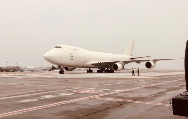 В Украину прибыл очередной самолет с военной помощью от США