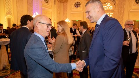Кличко зустрівся з послами 40 держав та представниками міжнародних організацій