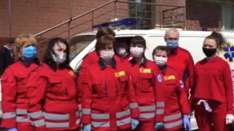 Украинские&nbsp;медики "скорой"&nbsp;вышли на протест под звук сирен и записали видеообращение