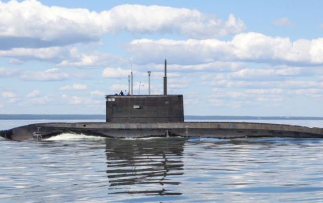 Шведские самолеты и корабли сопровождают подводную лодку РФ в Балтийском море