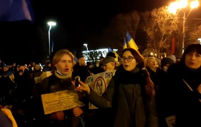 Маріуполь - це Україна! Місцеві вийшли до центру міста та співають гімн (відео)