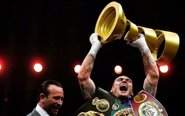 "Бам! Батя в здании!": Усик очень эмоционально отреагировал на победу в бою с Гассиевым (видео)