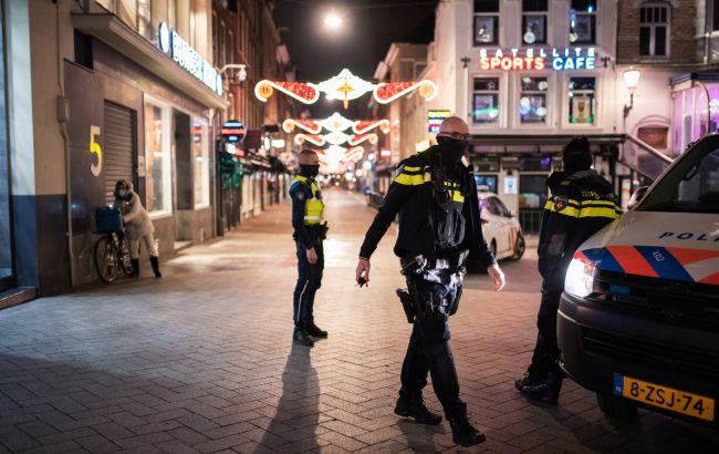 У Нідерландах поліція водометами розігнала багатотисячний мітинг: затримали 2 400 осіб