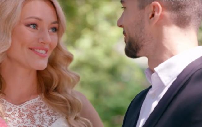 Школа: в 20 серии 2 сезона Алекс женился на Мэри