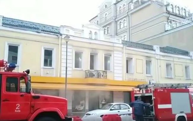 В Киеве произошел пожар в популярном ресторане: появилось видео