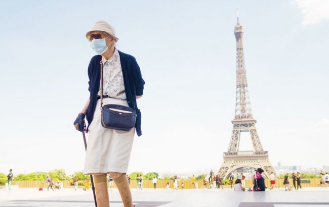 Франция вводит обязательный масочный режим в помещениях