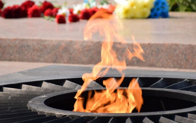 У Миколаєві підлітки задули Вічний вогонь заради популярності в мережі (відео)