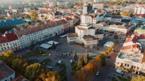 Ивано-Франковск вслед за Львовом "отменил" выходные дни