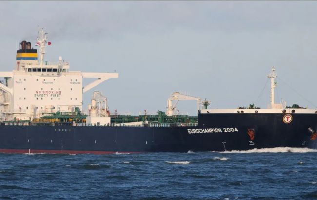 Морські дрони СБУ підбили ще один танкер "тіньового флоту" РФ у Чорному морі, - джерела