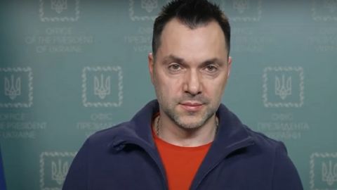 Ворог намагається перегруповуватись, але йому це не вдається, - Арестович