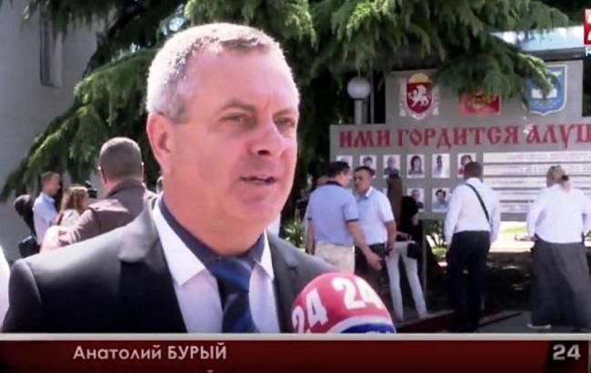 Украинская община Венгрии призывает своего депутата сложить мандат из-за визита в Крым