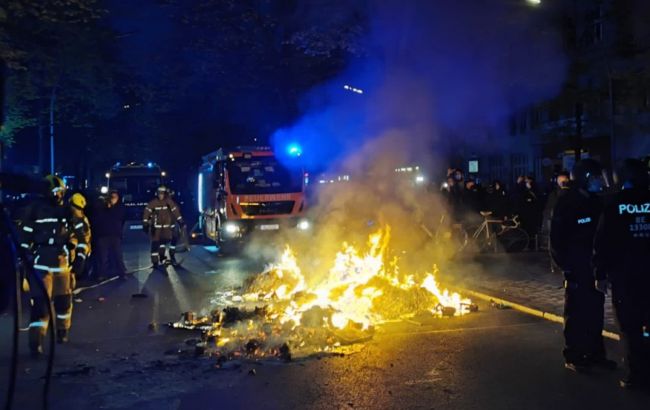 У Берліні затримали близько 240 осіб через заворушення, 30 поліцейських постраждали