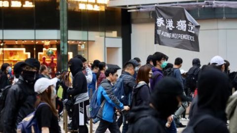 Заборонила влада. У Гонконзі вперше за 18 років скасували Демократичний марш