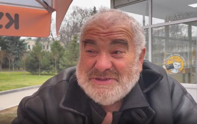 В Харькове бездомный дедушка стал звездой соцсетей, записав трогательное видео
