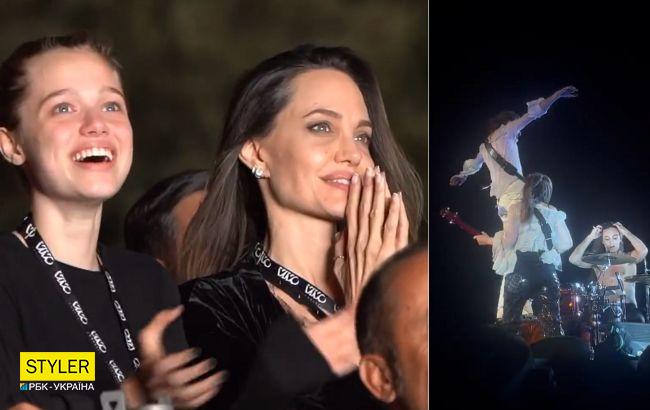 Анджелина Джоли с дочерью засветились на концерте Maneskin, снова пославших Путина: видео и фото