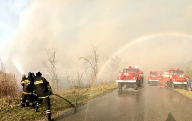 У Чорнобильській зоні тривають пожежі в чотирьох лісництвах