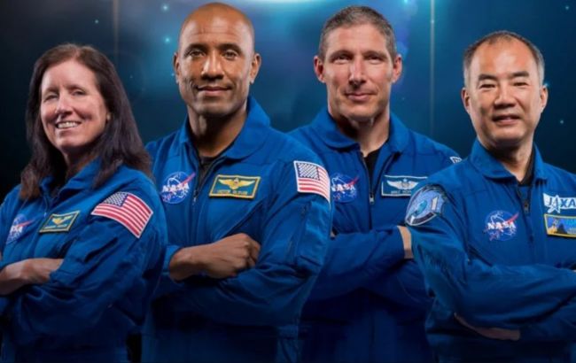 SpaceX запустила в космос Crew Dragon з чотирма астронавтами на борту