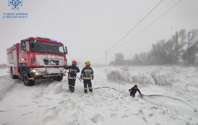 В Одесской области для ликвидации последствий непогоды привлекли БТРы