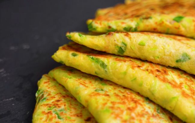 Соковиті чебуреки з кабачків: спробуєте раз і будете готувати постійно