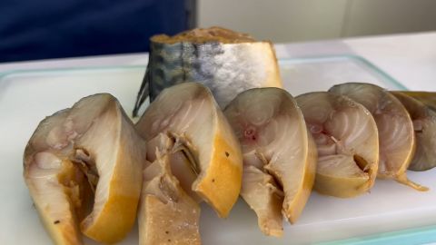 Скумбрія холодного копчення вдома: без коптильні і зайвої мороки