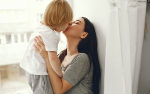 Скільки треба витрачати на дитину: українські мами назвали чесні суми на місяць