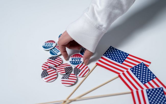 В США люди часами стояли в очереди, чтобы досрочно проголосовать на выборах