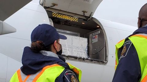 В Канаду прибыла первая партия вакцин Moderna