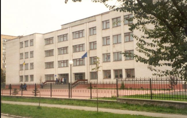 Смертельное отравление учениц в Боярке: директора лицея отстранили