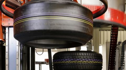 Чому електромобілю потрібні спеціальні шини: подробиці