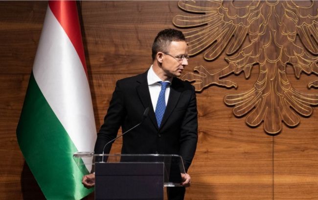 Венгрия обвинила Украину во вмешательстве из-за критики газового контракта с РФ