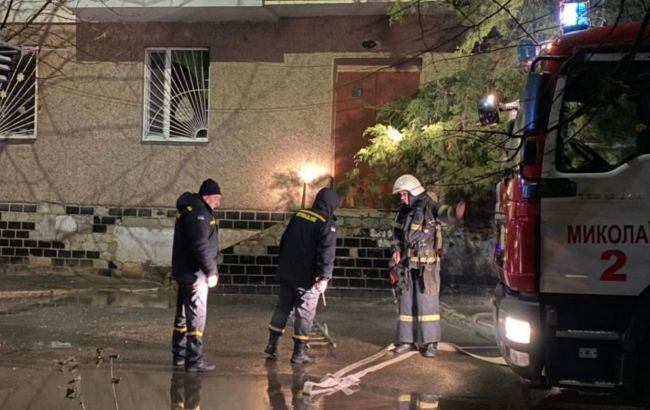 У Миколаєві феєрверк залетів на балкон, загорілось дві квартири